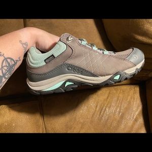 Women’s Sapphire Oboz hiking shoes